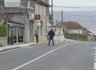 A veciñanza de Samieira de Poio reclama máis beirarrúas e pasos de peóns pola ‘perigosa’ PO 303 A veciñanza de Samieira de Poio reclama máis beirarrúas e pasos de peóns pola 'perigosa' PO 303