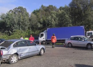 Tres feridos nun aparatoso dobre accidente en Vilagarcía