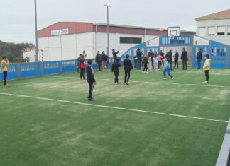 O colexio Plurilingüe de San Roque de Corón conta xa cunha pista multideporte de herba artificial O colexio Plurilingüe de San Roque de Corón conta xa cunha pista multideporte de herba artificial
