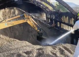 21 días e 3,5 millóns e medio de litros de auga despois, Pontevedra dá por extinguido o lume na Pontesa