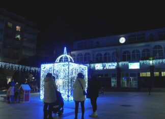 Ribeira abre un expediente á empresa responsable da instalación do alumeado de Nadal