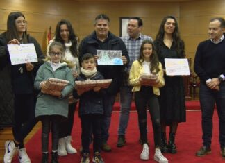 Cambados entegra os premios ás tres mellores postais de nadal entre 300 participantes Cambados entegra os premios ás tres mellores postais de nadal entre 300 participantes
