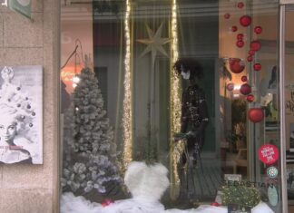 O salón de peiteado Tijeras de diseño gaña o premio a mellor decoración de nadal de Vilagarcía con Eduardo mans tesoiras O salón de peiteado Tijeras de diseño gaña o premio a mellor decoración de nadal de Vilagarcía con Eduardo mans tesoiras
