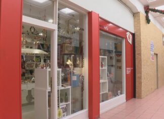 Só Solidaridad Internacional resiste na conta atrás para o peche das Galerías Oliva cara Gutiérrez Mellado
