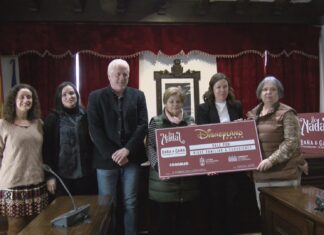 Mª Dolores Rosende gaña a viaxe a Eurodisney da campaña ‘Raña e gaña’ da Pobra