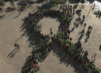 Pontevedra únese nun gran lazo verde polo Día Mundial Contra o Cancro