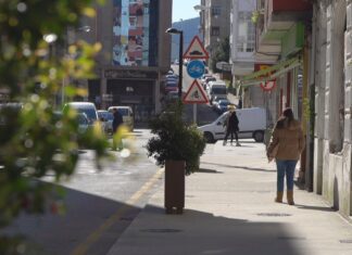 O peón gaña espazo en Doutor Tourón