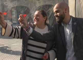 O concello de Pontevedra fai de Cupido entre o comercio local e a cidadanía e reparte agasallos por San Valentín