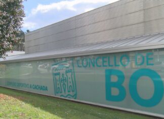 IC Boiro denuncia a falla de accesibilidade na piscina municipal