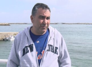 As confrarías da Coruña concentraranse en Ribeira contra a apertura de novas zonas para a extracción de mexilla
