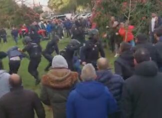 O sector do mexillón continuará manifestándose tralas cargas policiais de Santiago