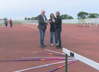 A Asociación de Atletismo Barbanza conta con novo material para adestrar no estadio da Alta