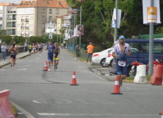 Andrés Cendán e Ainoa Gontán vencen no IV Gran Premio de Triatlón da Pobra