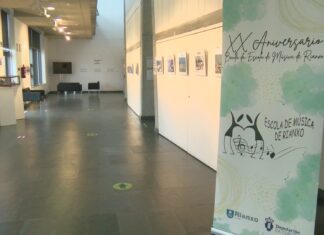 Unha exposición recolle os vinte anos de historia da Banda da Escola de Música de Rianxo
