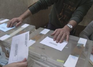 Todo a punto para unha cita electoral que será decisiva nalgúns concellos