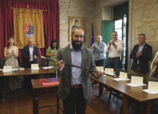 Julián Bustelo foi investido novo alcalde de Rianxo