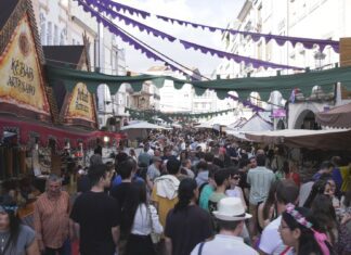 Noia vive unha multitudinaria viaxe ó pasado coa Feira Medieval