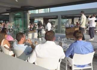 Martín Códax presenta unha ampla programación de verán para gozar na súa terraza de viño, música, gastronomía e natureza Martín Códax presenta unha ampla programación de verán para gozar na súa terraza de viño, música, gastronomía e natureza