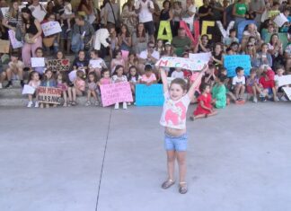 A Anpa do Anexo da Lomba contra o peche da aula de 3 anos: ‘Nosos fillos non son recursos queremos unha educación de calidade’ A Anpa do Anexo da Lomba contra o peche da aula de 3 anos: 'Nosos fillos non son recursos'