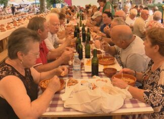 Éxito das festas dos callos de Meis con cinco mil racións vendidas Éxito das festas dos callos de Meis con cinco mil racións vendidas