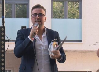 Vilaxoán comezou as festas do Carme co pregón de Juanma Lorenzo