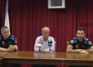 A policía local de Vilanova identifica e denuncia a dúas persoas por condución incívica en Baión