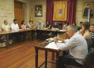 A oposición tumba a proposta de Rianxo en Común para o réxime de dedicacións ós membros do goberno