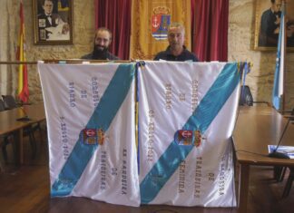 Dobre cita co remo en Rianxo que acolle as probas feminina e masculina da Liga Galega de Traíñas