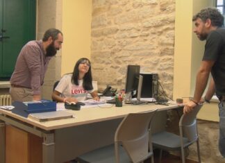 Mes e medio despois da investidura, o alcalde de Rianxo segue sen soldo
