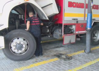 Os bombeiros dos parques comarcais buscan retomar as negociacións para conseguir un convenio xusto