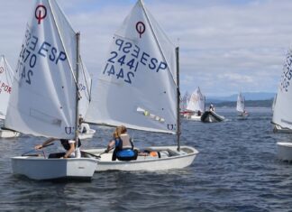 A Regata Gadis reunirá en Ribeira a un cento de rapaces para competir nas clases Optimist e ILCA 4