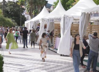 Éxito de público na Feira do Comercio de Noia Histórica