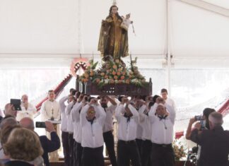 O Son vive o día grande das súas festas coa procesión do Carme