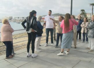 Os veciños das Carolinas esixen solucións ante os cheiros derivados das obras de saneamento
