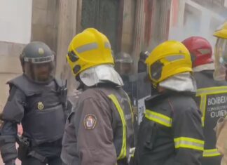 Ferido un bombeiro de Ribeira na manifestación dos parques comarcais celebrada en Ourense
