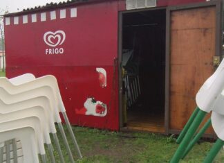 Prisión para dous dos tres detidos por contínuos roubos a chiringuitos en Boiro