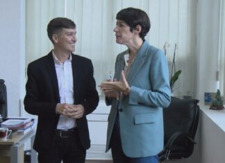 Ana Pontón interésase polas necesidades de Ribeira na primeira visita institucional ó concello