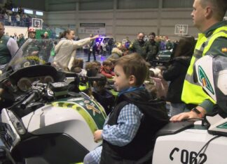 A Garda Civil achega o seu labor ós escolares do Barbanza a través dunha exhibición solidaria
