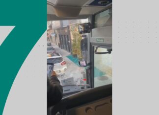 Identificado o mozo que bateu contra o cristal dun autobús en Boiro