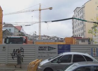 O concello ordena a paralización inmediata das obras na parcela anexa ao colexio de Barcelos