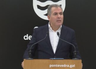 Domínguez tende a man ao PSOE para ‘explorar posibilidades’ que quiten a alcaldía a Fernández Lores