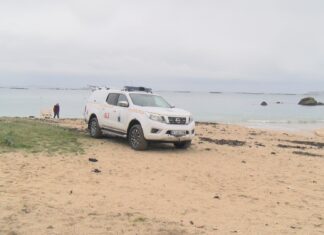 O concello da Pobra organiza ós voluntarios en quendas para garantir a correcta limpeza das praias