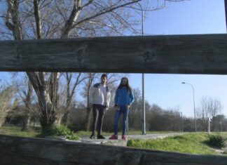 Veciños de Cabo de Cruz denuncian o abandono do paseo marítimo de Carragueiros