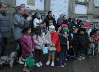 As familias do Froebel manteñen as mobilizacións, preocupados pola chegada das chuvias