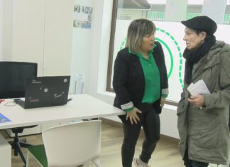 A AECC ofrece atención gratuíta ós pacientes no Centro Sociosanitario de Ribeira