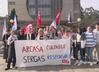 O persoal de cociña do hospital do Salnés reclama o pago dos salarios pendentes