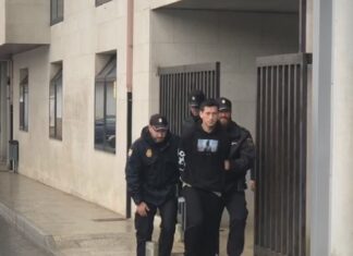 Prisión provisional comunicada e sen fianza para o presunto autor do crime machista de Ribeira