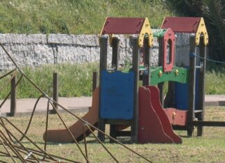 A renovación do parque do Bao, na Illa, incluirá dez novos elementos de xogo