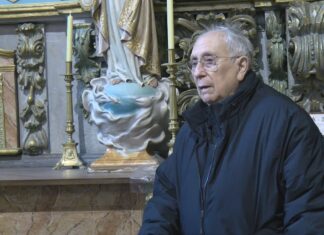 Tremoedo e Caleiro renden homenaxe ao seu párroco, Don Manuel, cun xantar pola súa xubilación