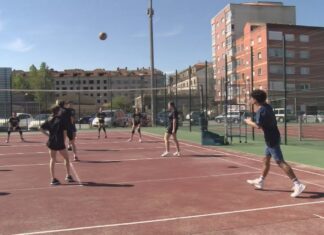 Uns 200 mozos de cinco concellos danse cita en Cambados nunha nova edición de Panos Brancos